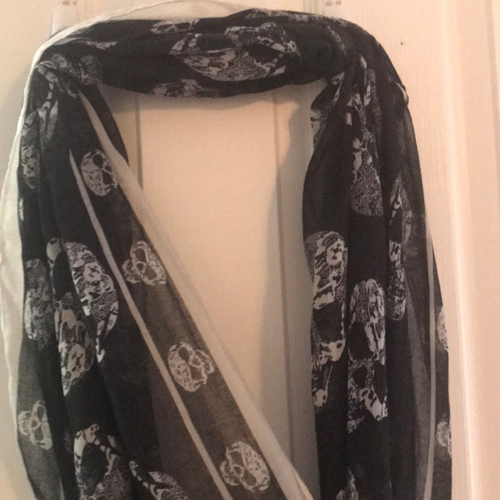 Skull Scarf